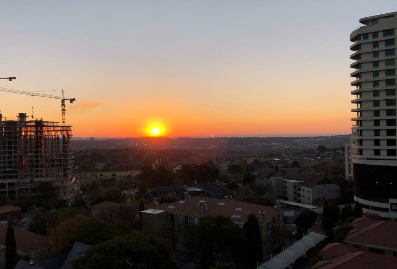 Sandton Skye Suites Johannesburg Esterno foto