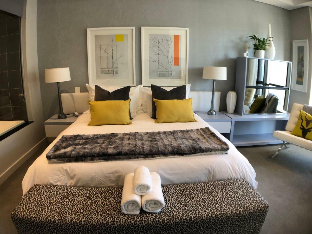 Sandton Skye Suites Johannesburg Esterno foto