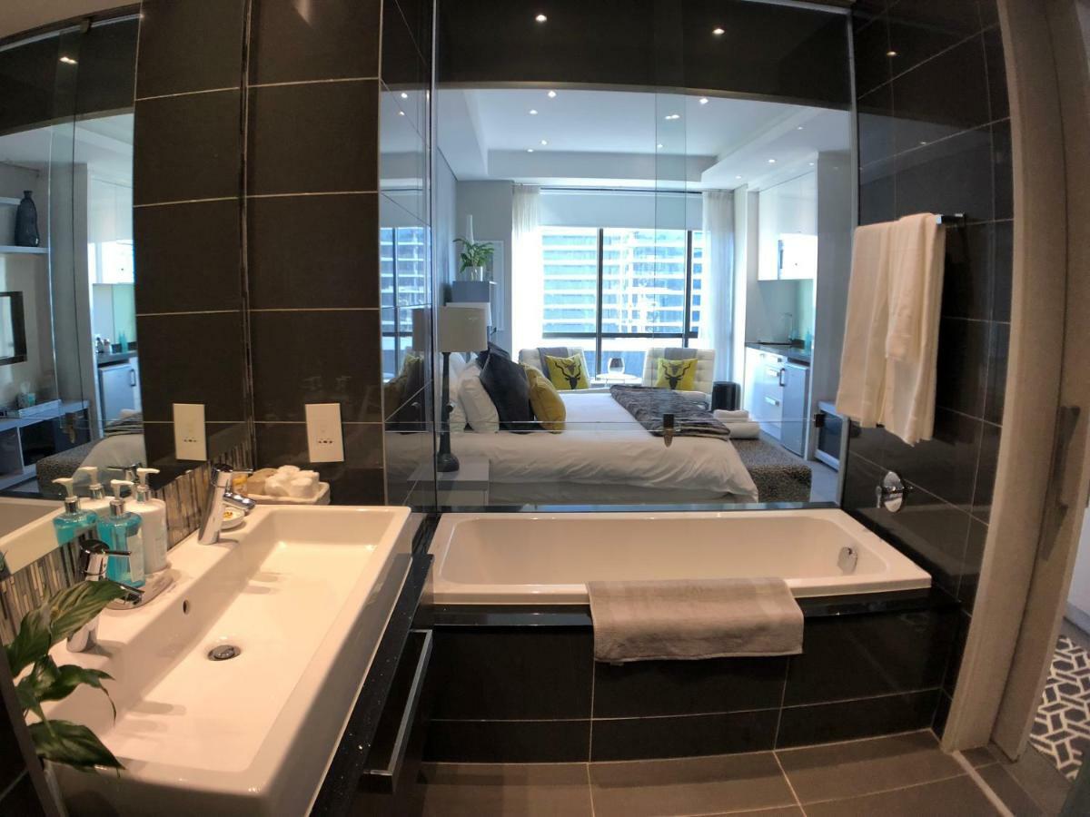 Sandton Skye Suites Johannesburg Esterno foto